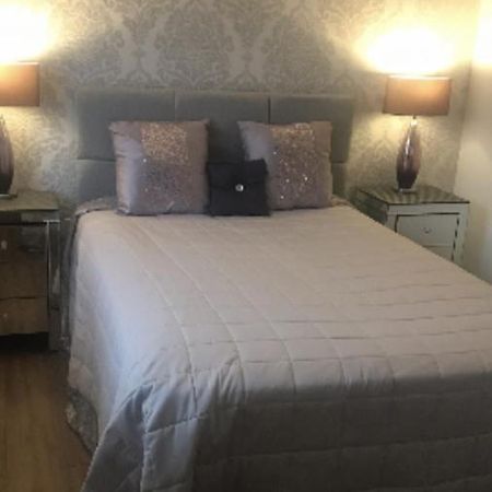 Double Room With En-Suite. Central For North West Rainhill Extérieur photo
